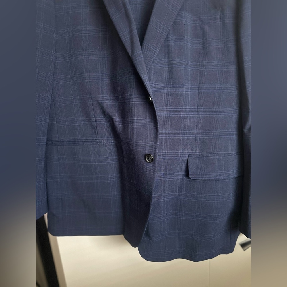 Suit bundle 48L - Picture 2 of 12